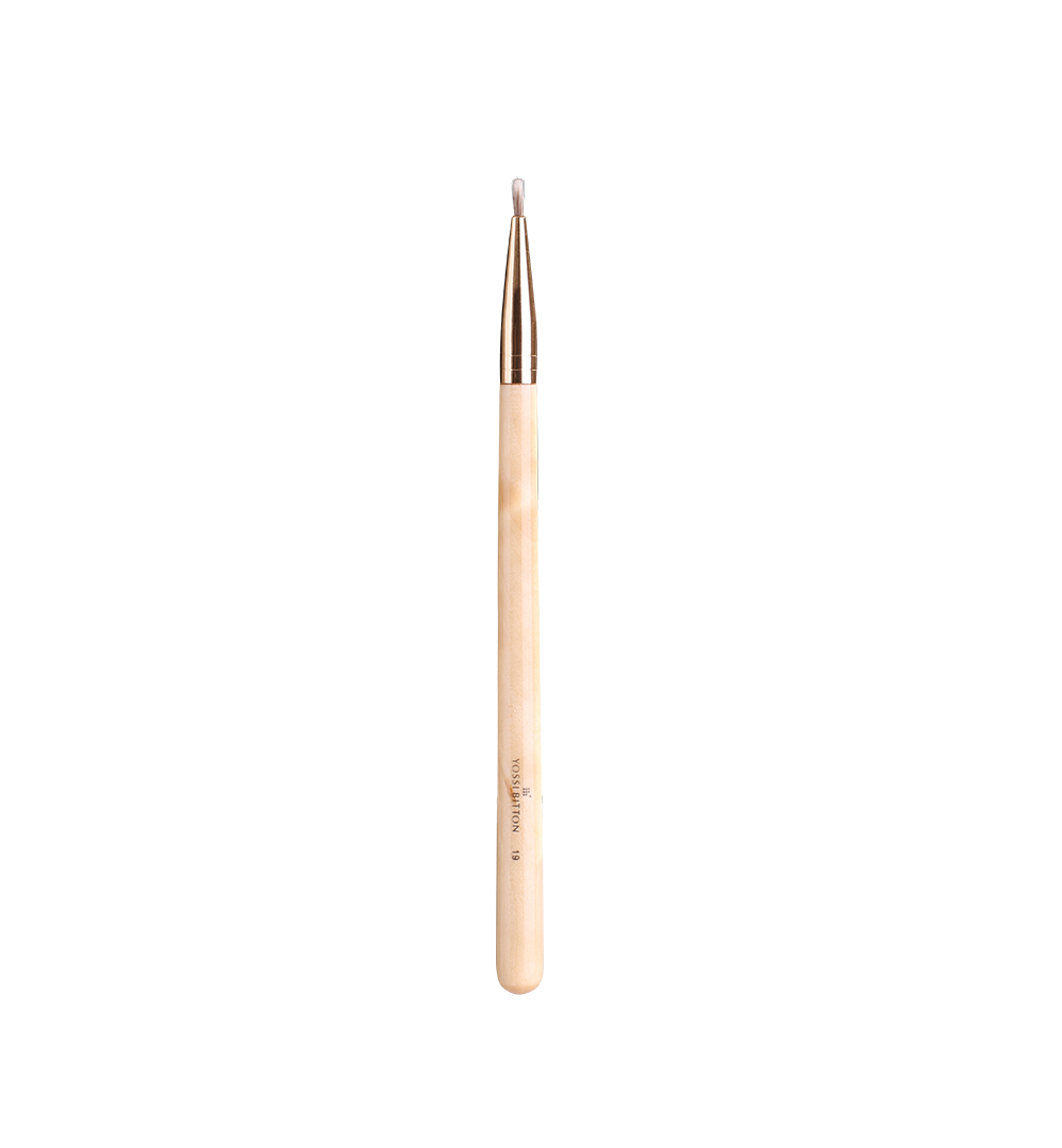 Thin eyeliner brush